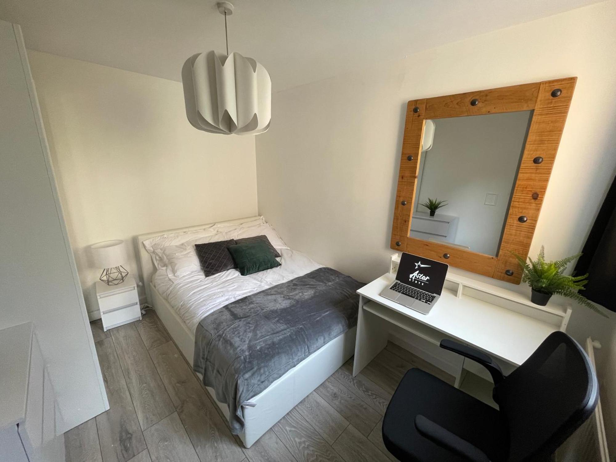 Tower Bridge Haven King En-suite With Parking Apartamento Londres